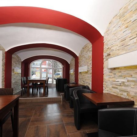 Hotel Caramell Louny Exterior foto