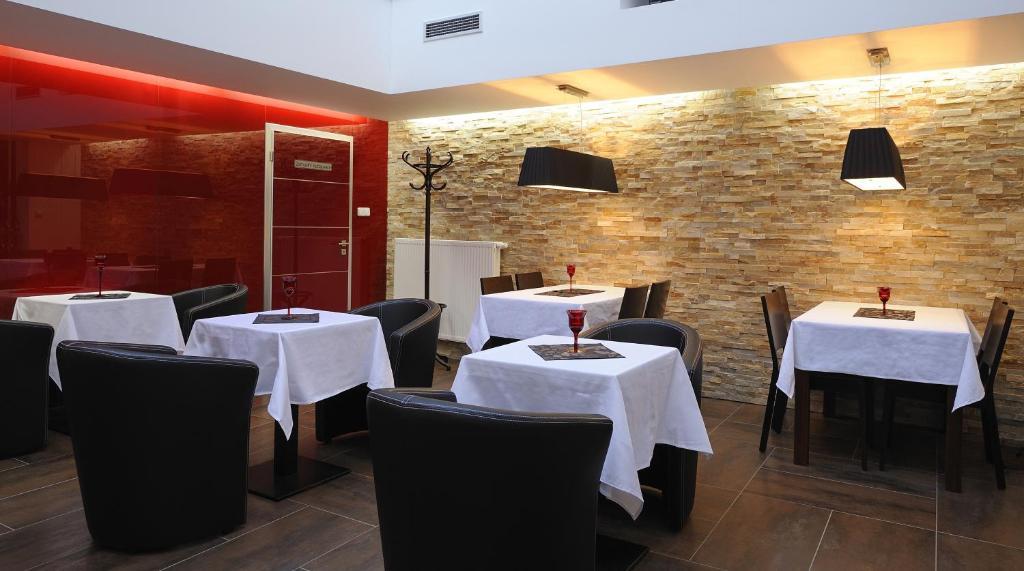 Hotel Caramell Louny Exterior foto