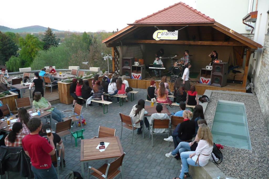 Hotel Caramell Louny Exterior foto